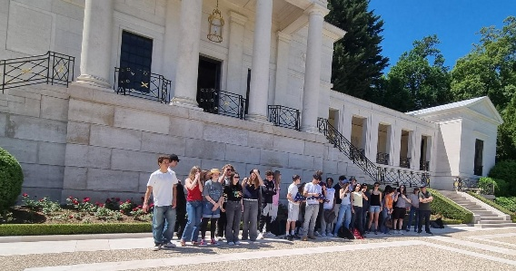 Classe de 1ère – Classe de Défense de Clamart en visite institutionnelle, 2026.